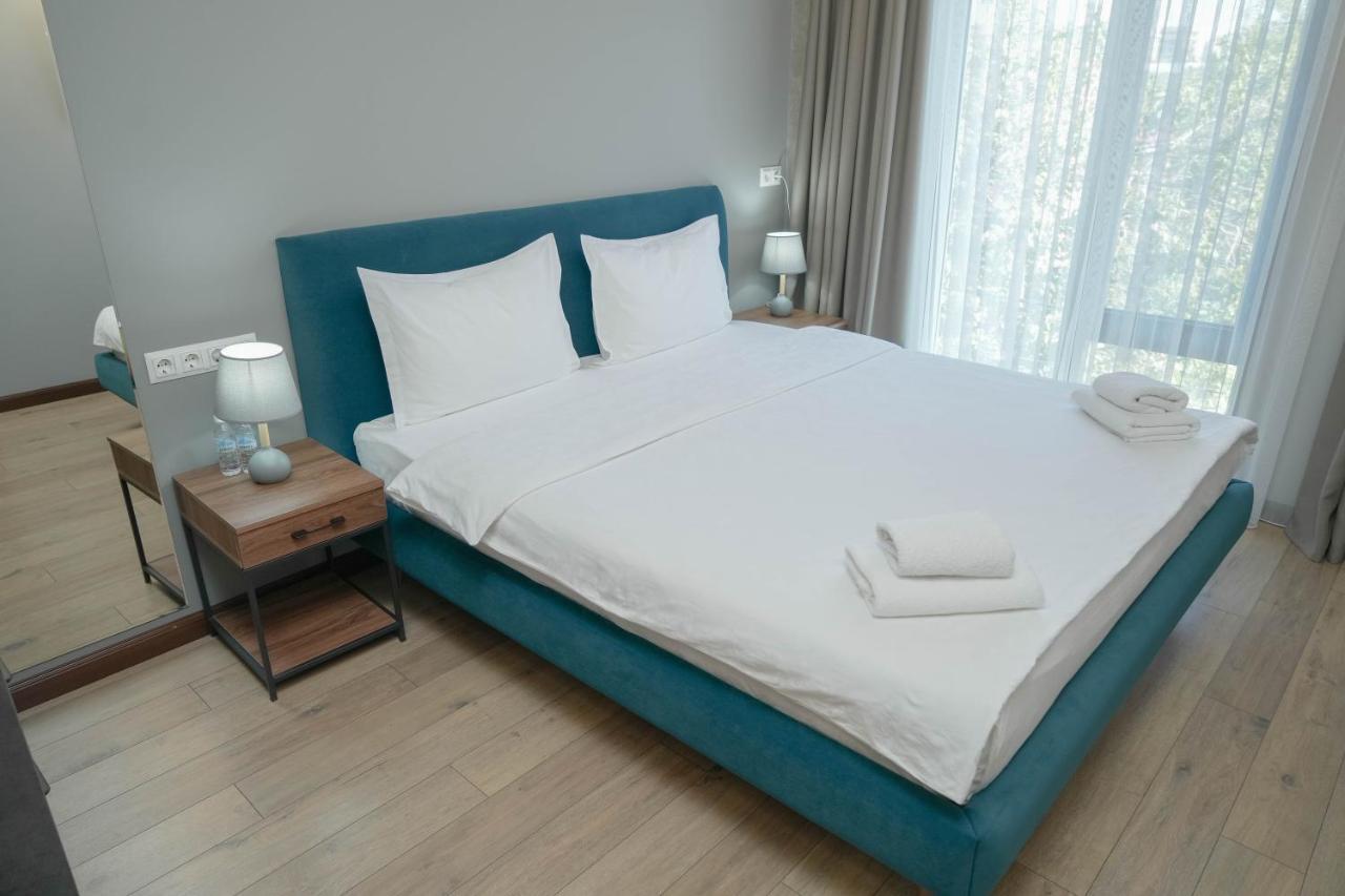 Gastello Hotel Бишкек Екстериор снимка