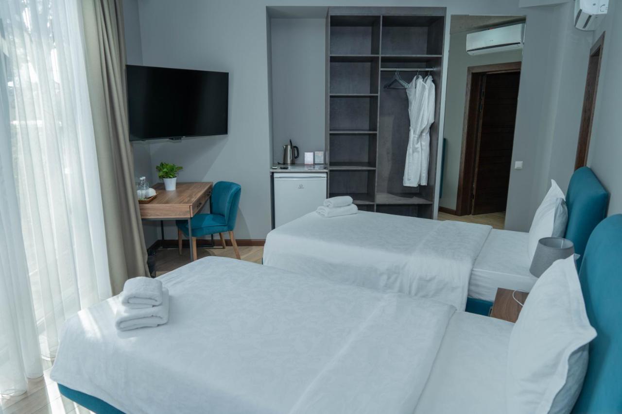 Gastello Hotel Бишкек Екстериор снимка
