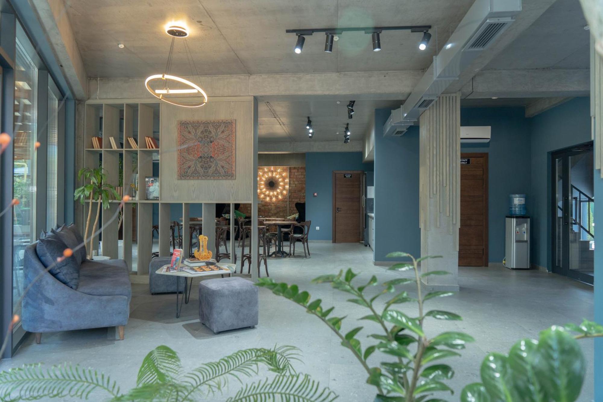 Gastello Hotel Бишкек Екстериор снимка
