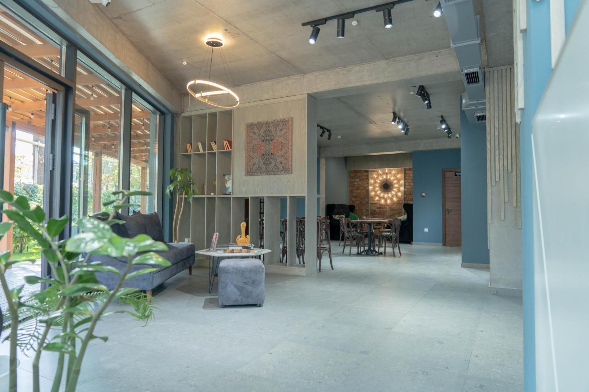 Gastello Hotel Бишкек Екстериор снимка